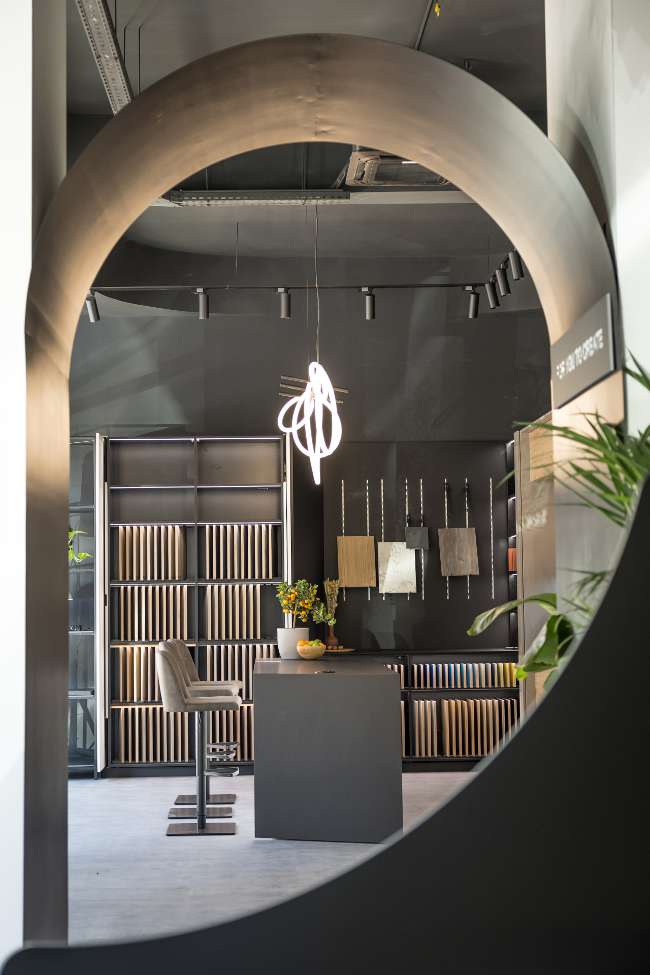 Pe 26 martie, noul showroom Fundermax si-a deschis portile in centrul orasului Bucuresti
